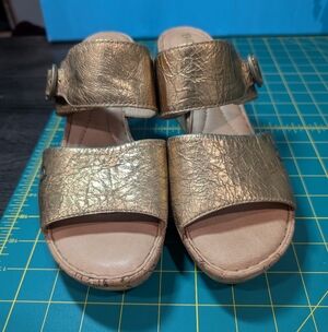 Born Wedge Sandels Gold